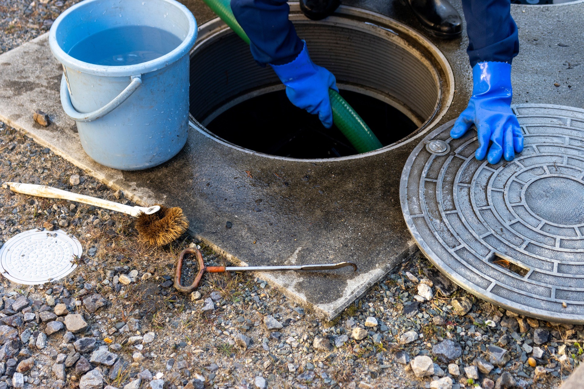 7 Signs Your Septic Tank Needs Servicing